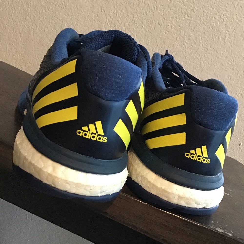 Volleyball court tennis shoes